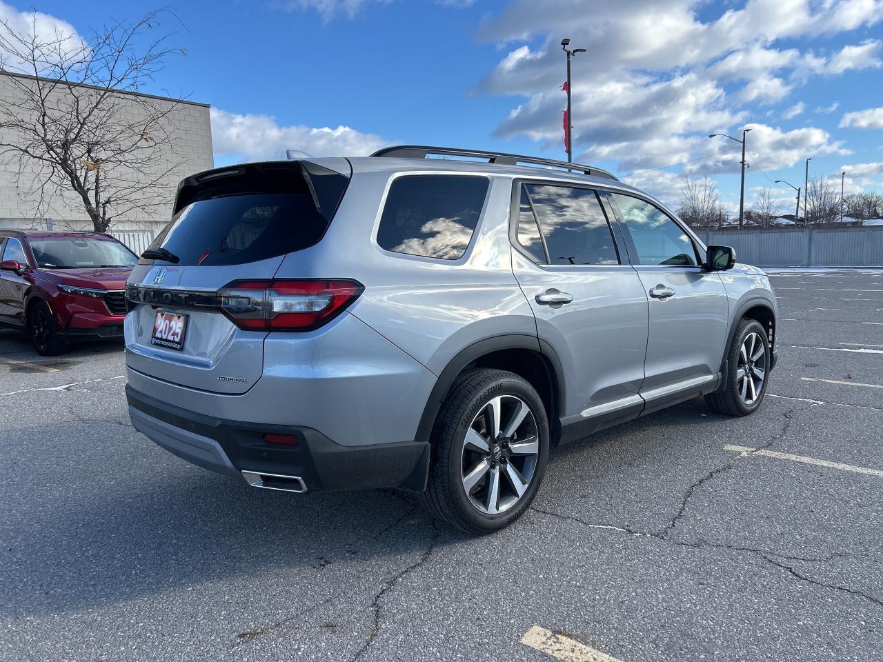 2025 Honda Pilot Touring Leather Sunroof Carplay Bose Audio Photo