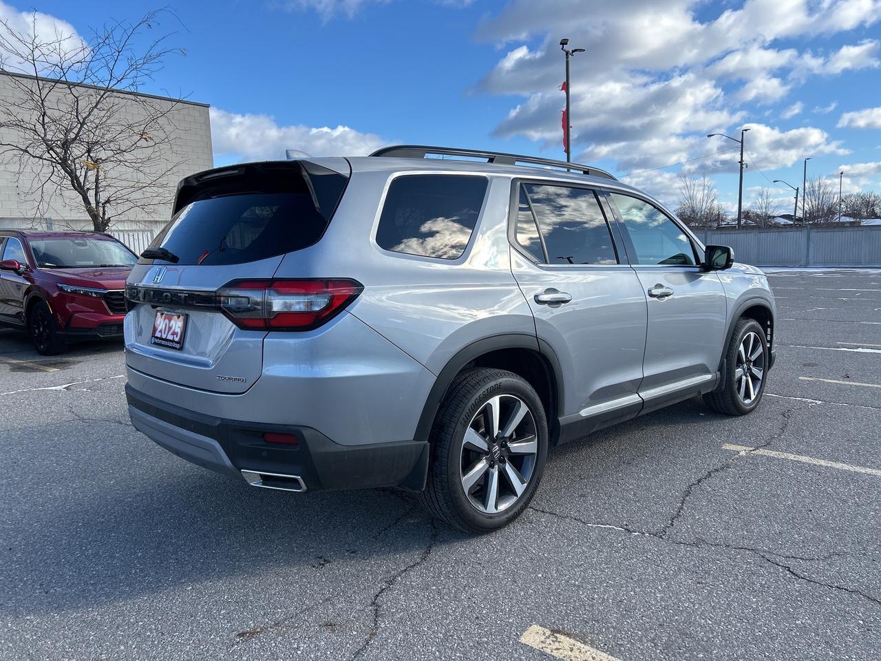 2025 Honda Pilot Touring Leather Sunroof Carplay Bose Audio Photo