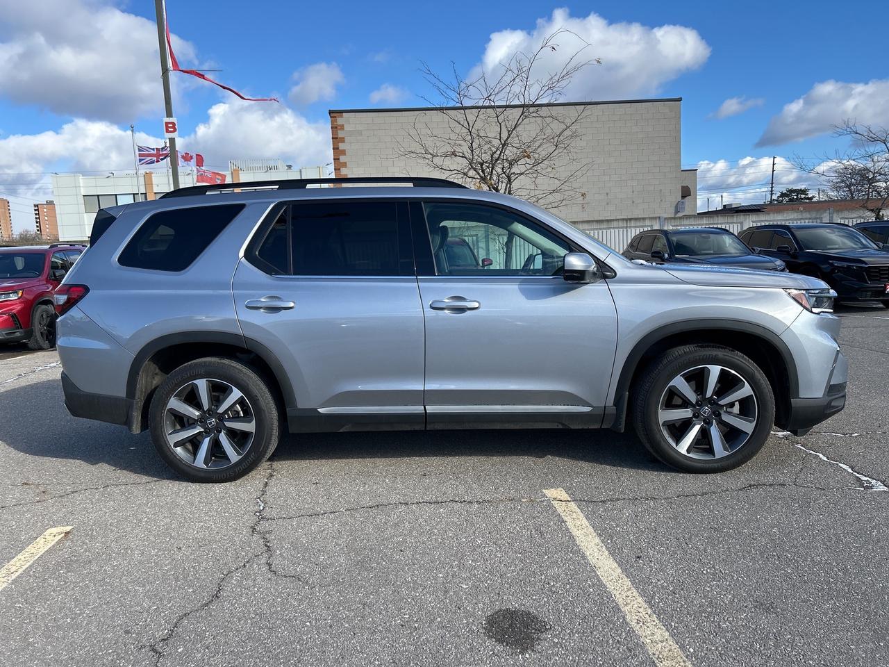 2025 Honda Pilot Touring Leather Sunroof Carplay Bose Audio Photo