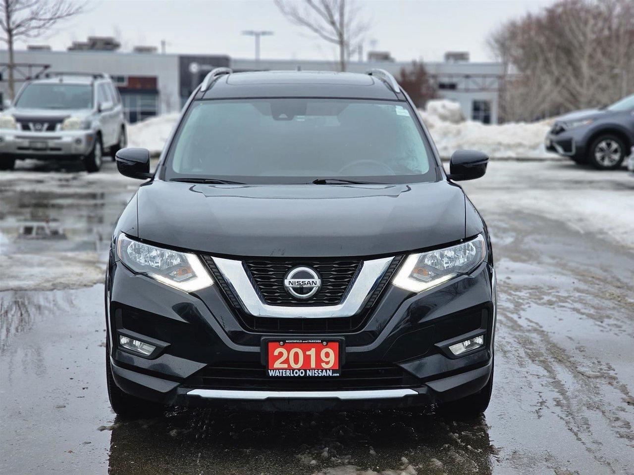 2019 Nissan Rogue SV Photo3