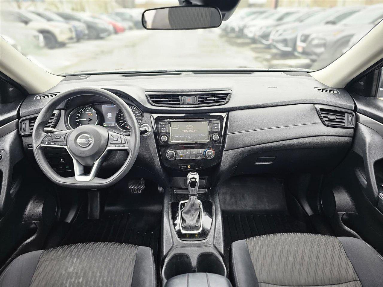 2019 Nissan Rogue SV Photo