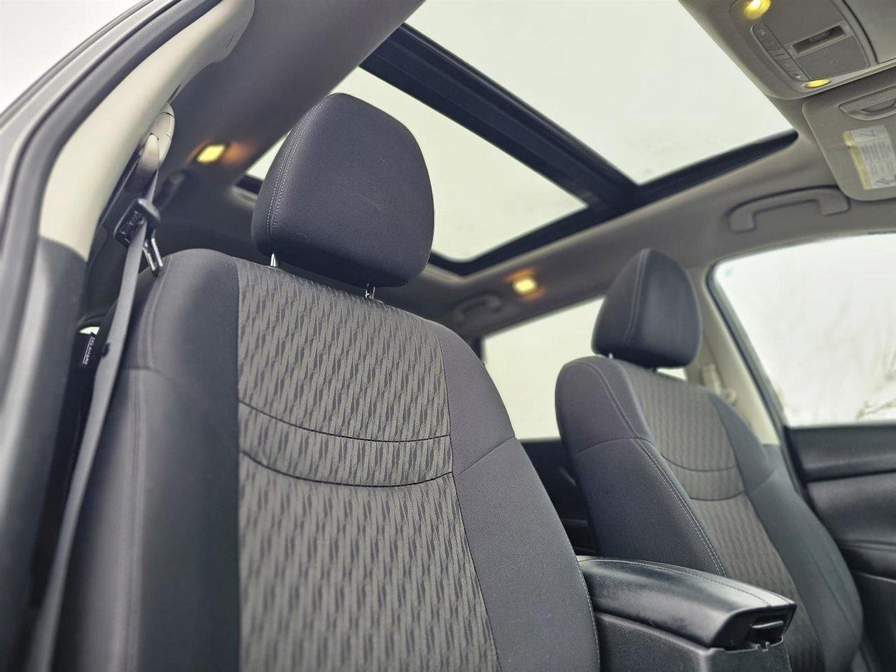 2019 Nissan Rogue SV Photo