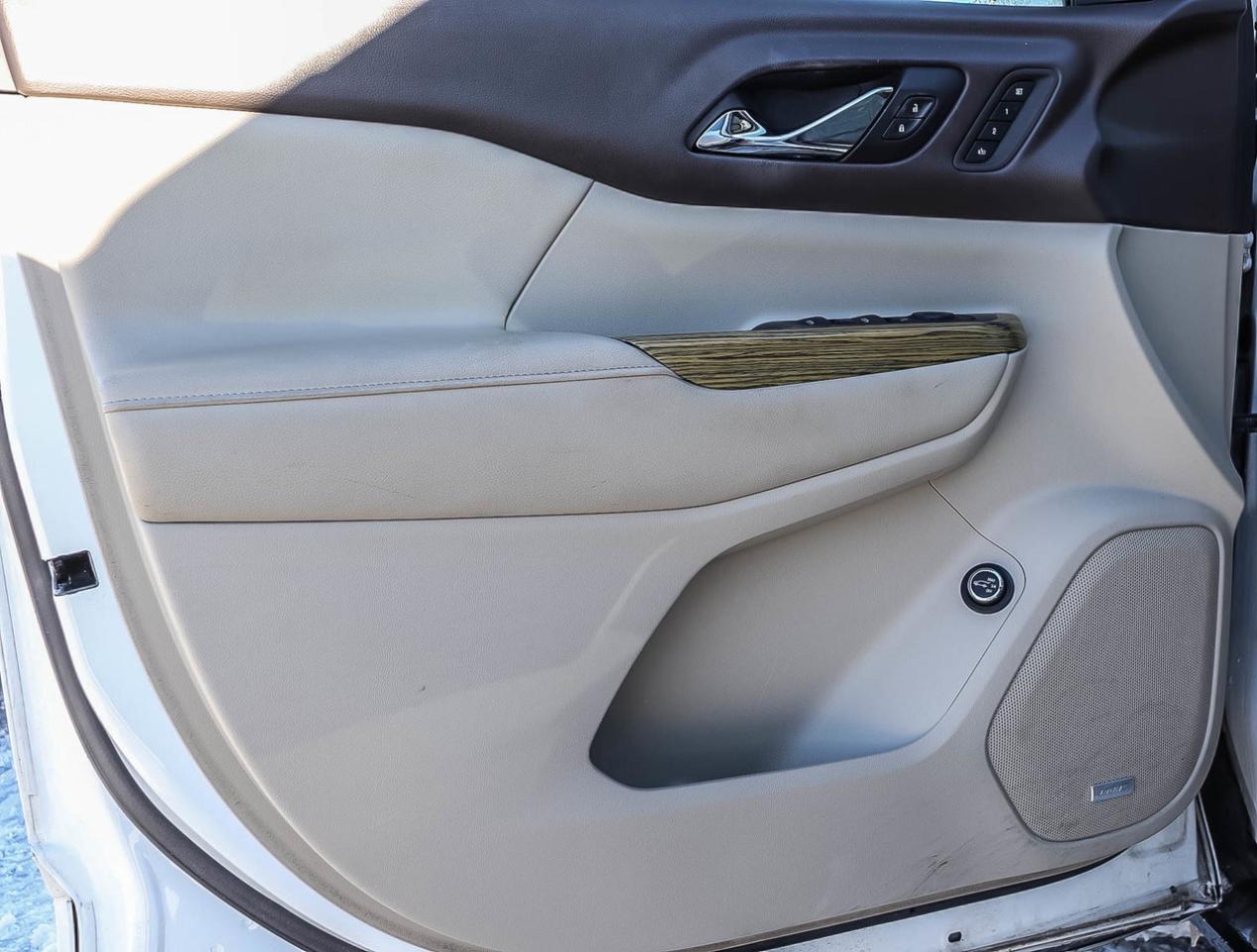 2017 GMC Acadia Denali Photo