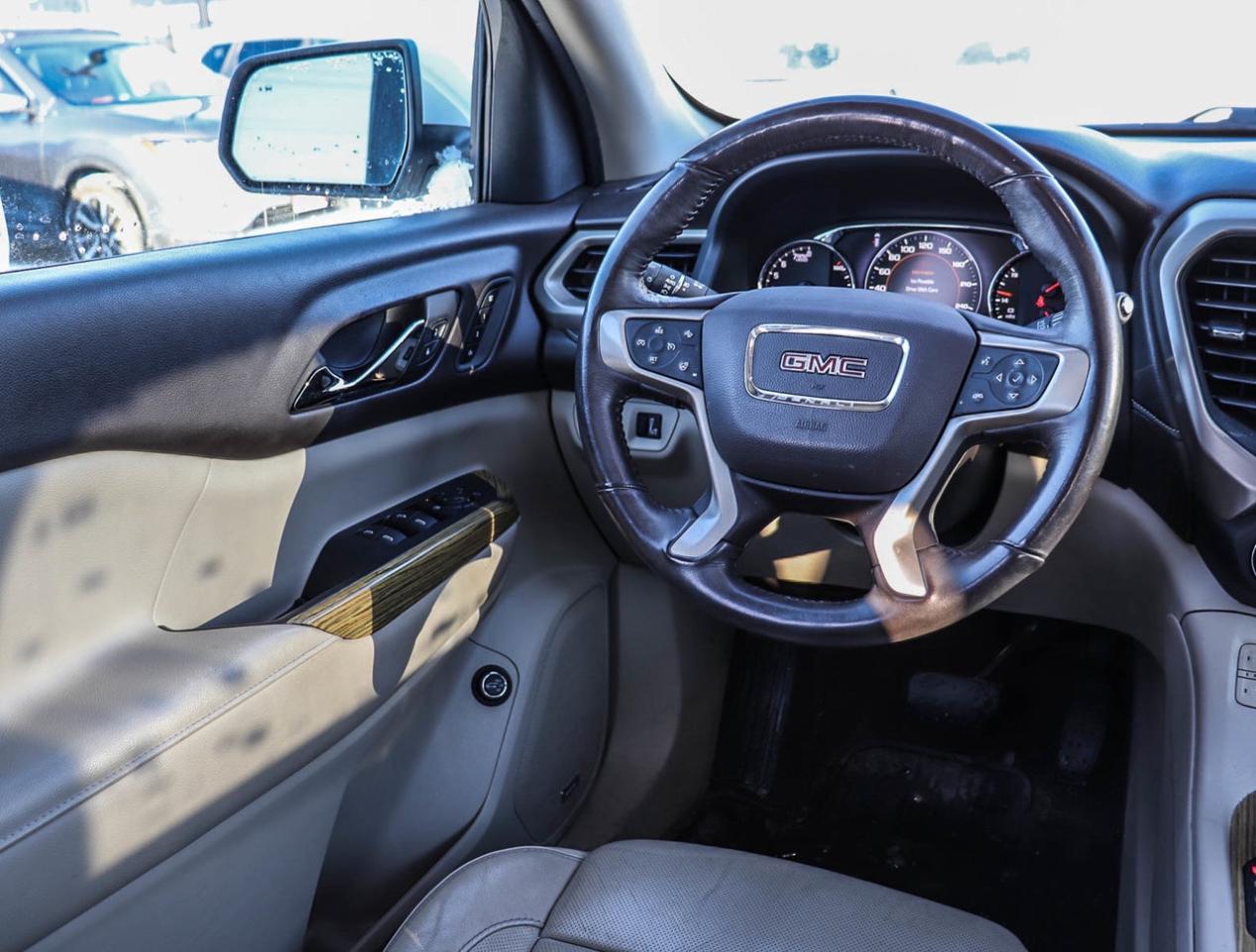 2017 GMC Acadia Denali Photo