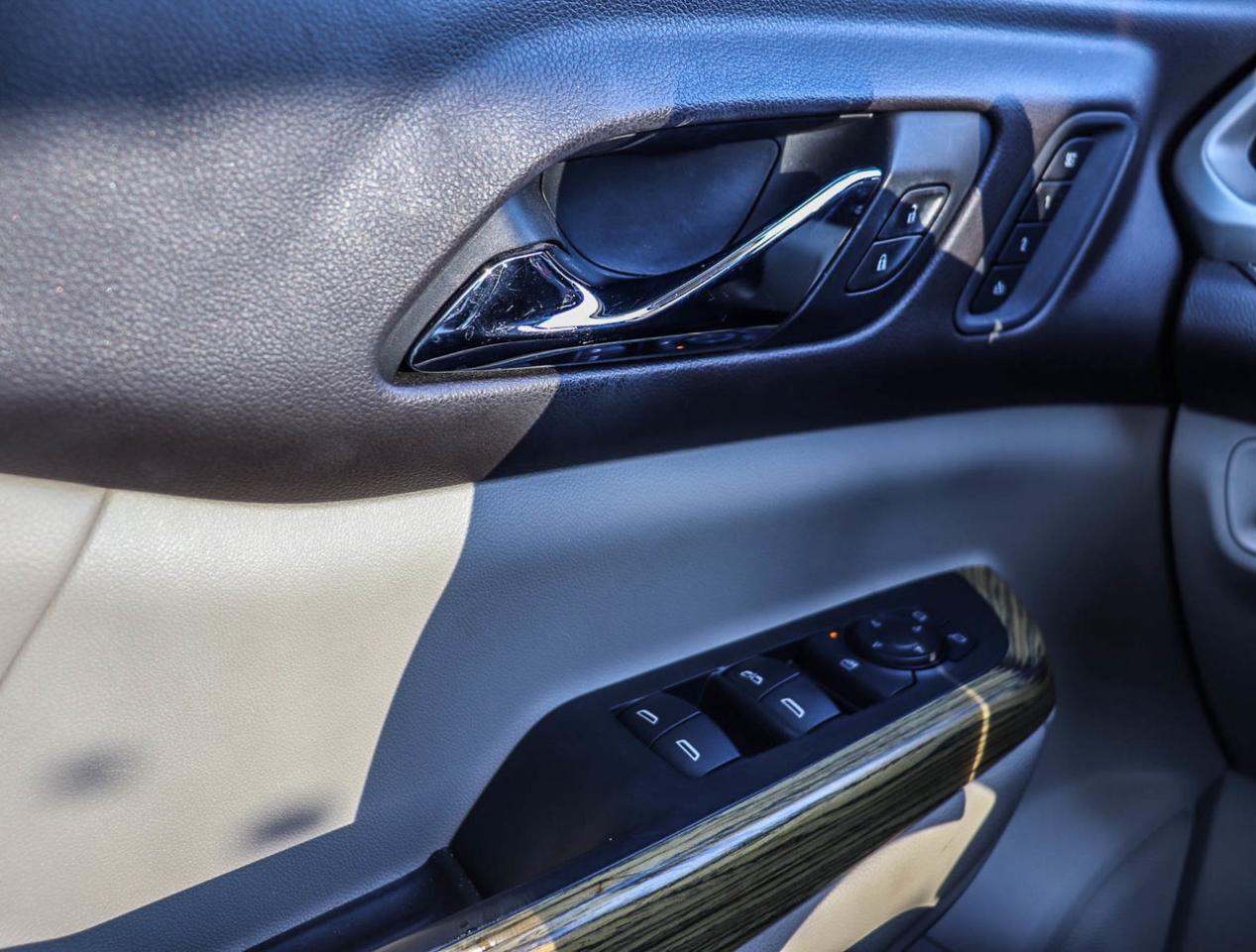 2017 GMC Acadia Denali Photo