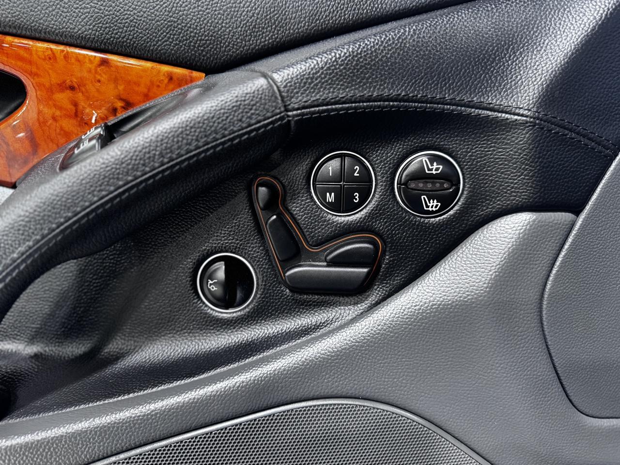 2003 Mercedes-Benz SL-Class Coupe  Roadster 5.0L Photo