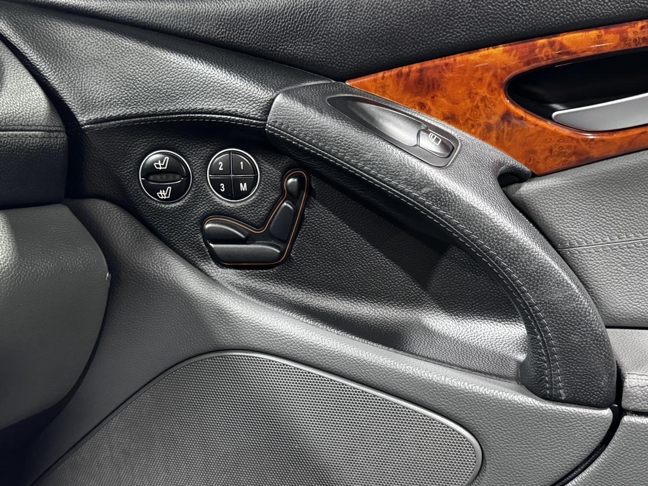 2003 Mercedes-Benz SL-Class Coupe  Roadster 5.0L Photo