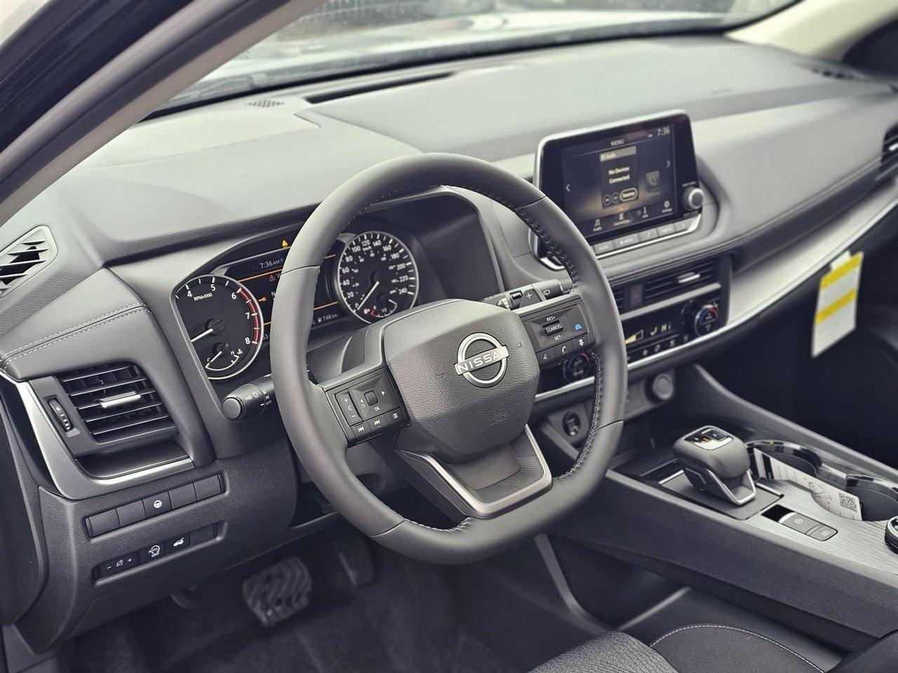 2025 Nissan Rogue SV MOONROOF Photo