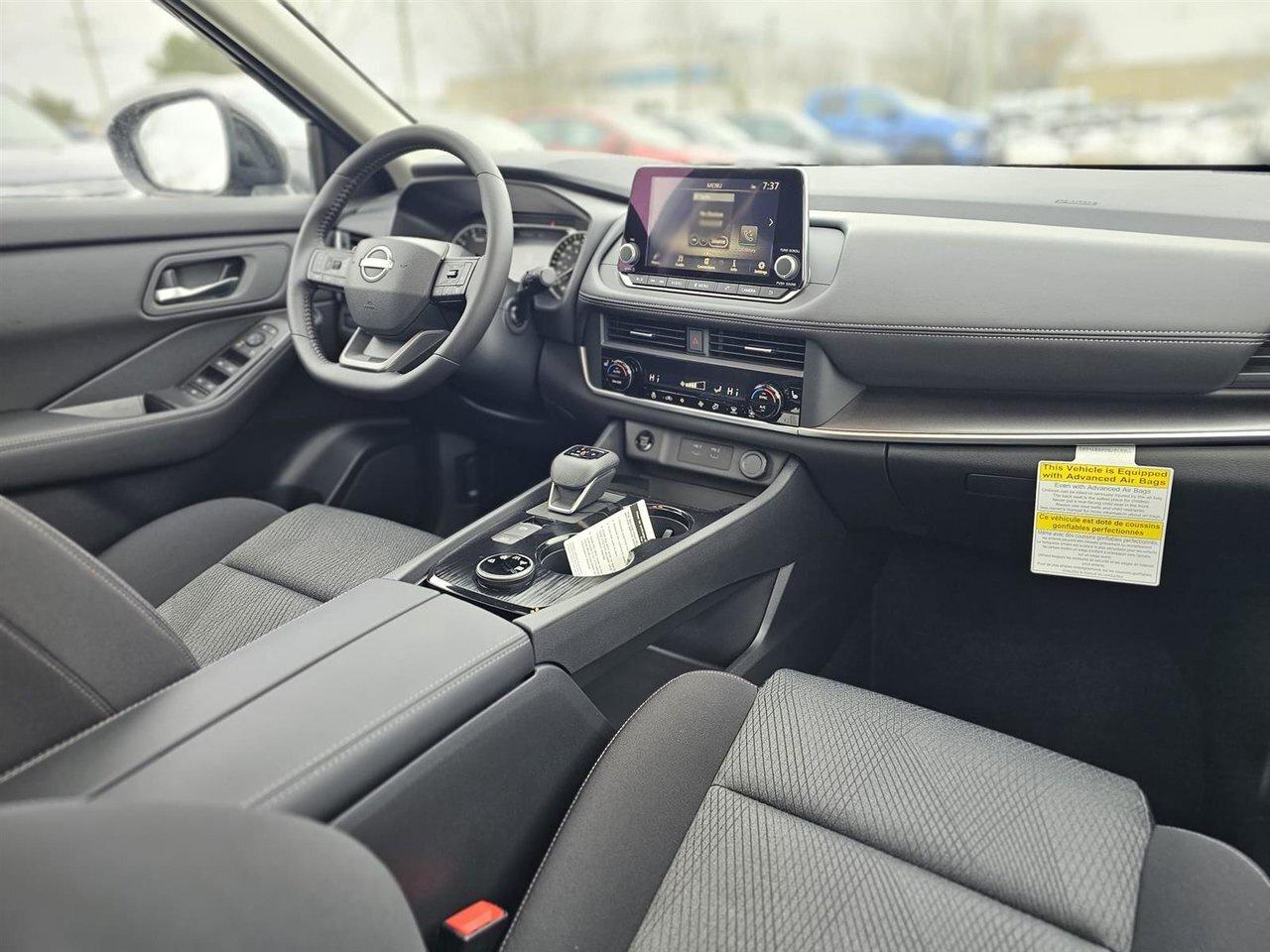2025 Nissan Rogue SV MOONROOF Photo