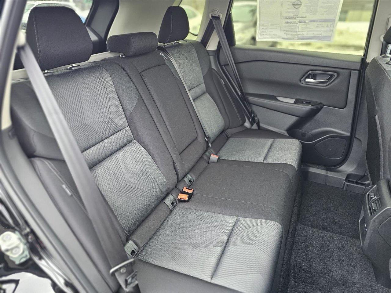 2025 Nissan Rogue SV MOONROOF Photo