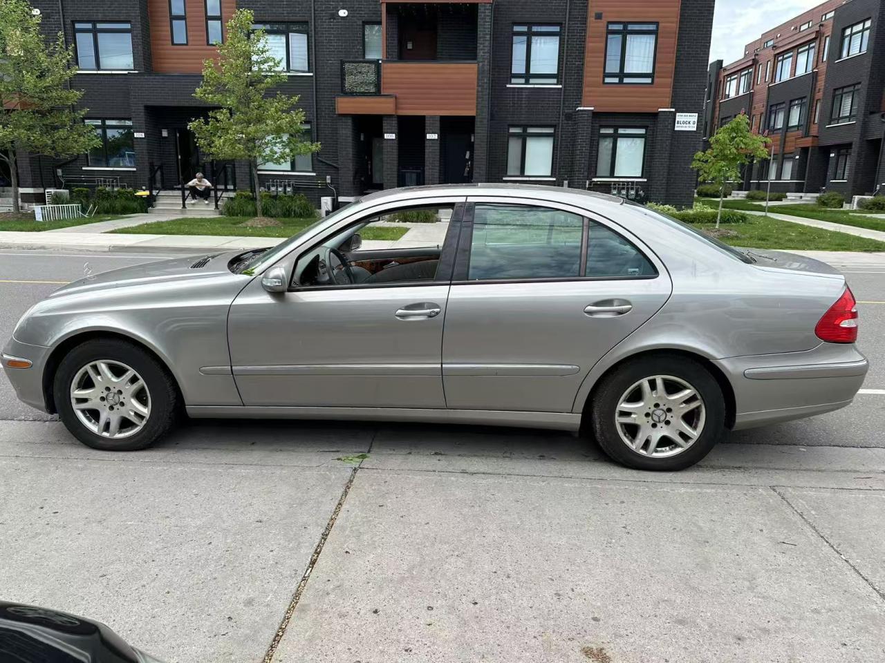 2005 Mercedes-Benz E-Class 4dr Sdn 3.2L 4MATIC Photo3