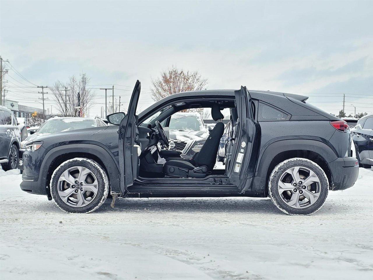 2022 Mazda MX-30 GS Photo