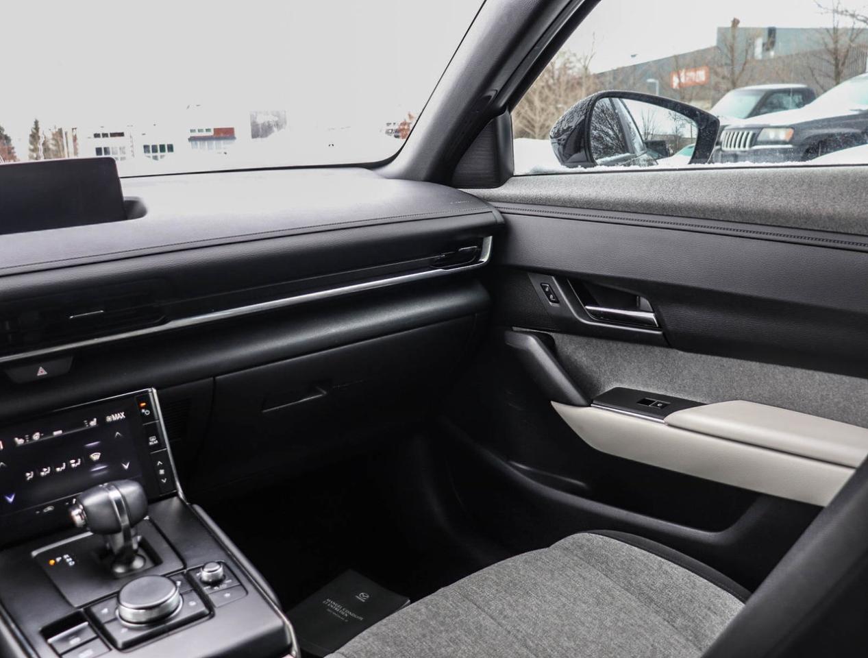 2022 Mazda MX-30 GS FWD !!! FULL ELECTRIC !!! NO ACCIDENTS !!! !! L Photo