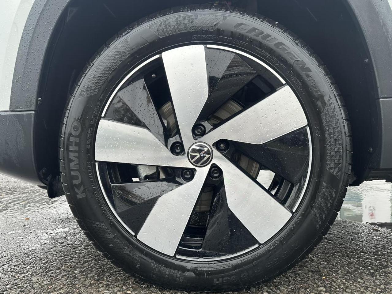 2025 Volkswagen Taos Trendline AWD Photo