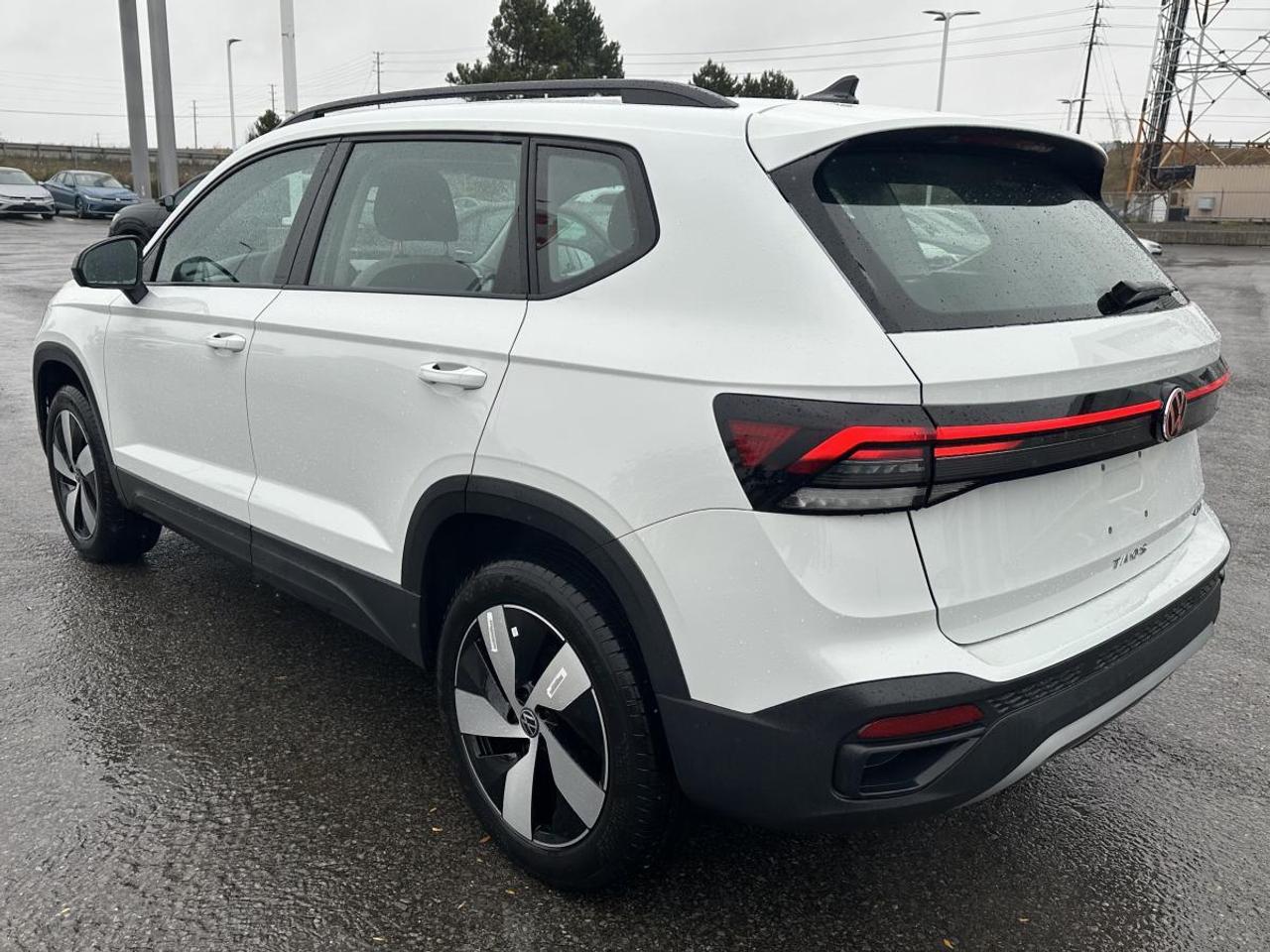 2025 Volkswagen Taos Trendline AWD Photo3