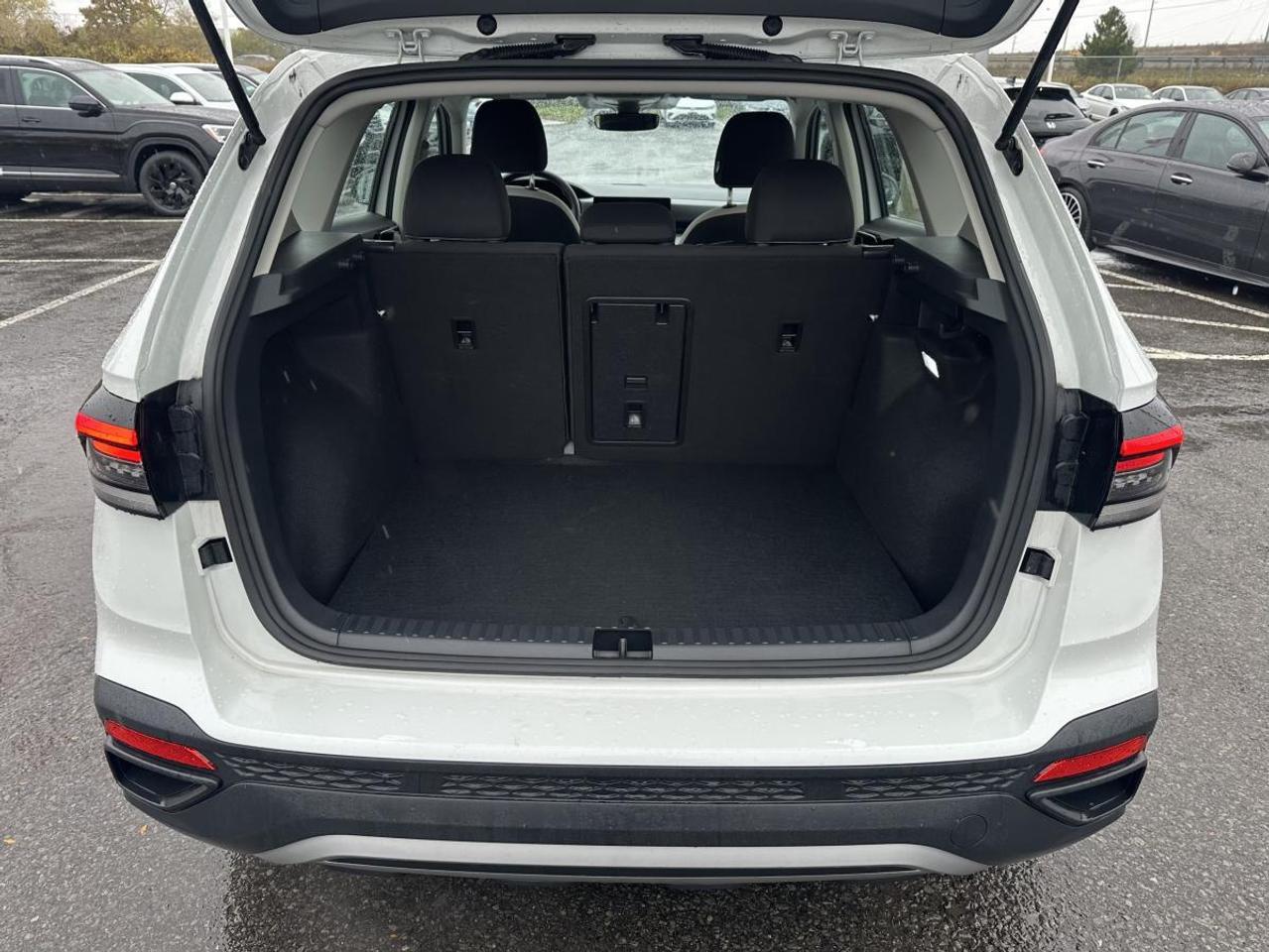 2025 Volkswagen Taos Trendline AWD Photo