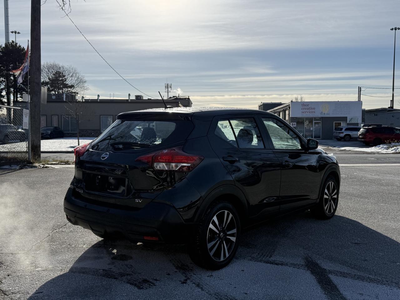 2020 Nissan Kicks No Accidents l SV l FWD l 1.6 l 4Cyl l Photo