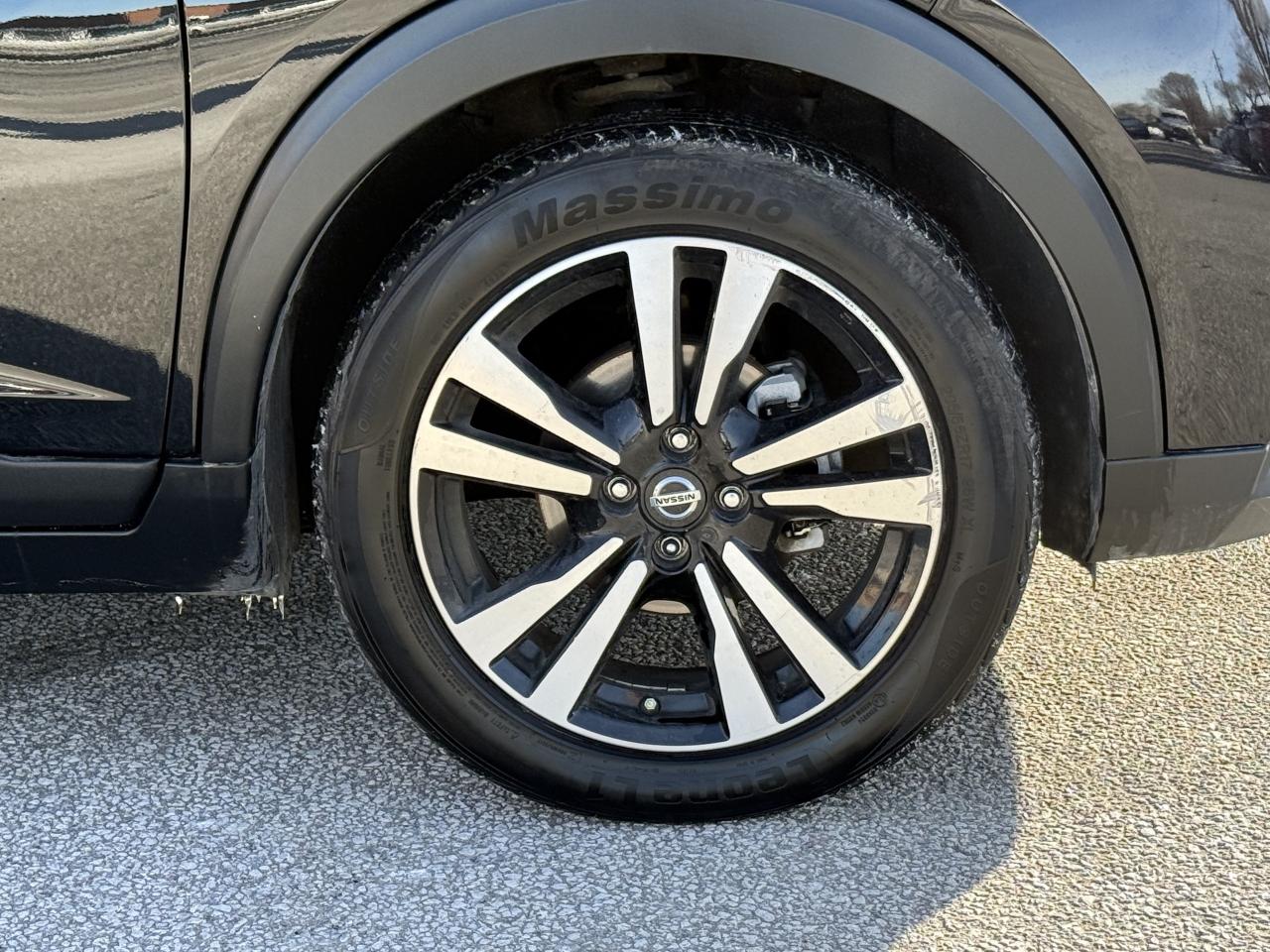 2020 Nissan Kicks No Accidents l SV l FWD l 1.6 l 4Cyl l Photo