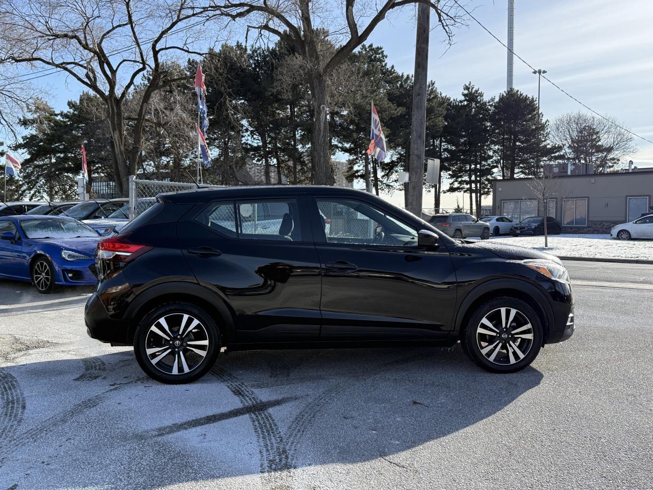 2020 Nissan Kicks No Accidents l SV l FWD l 1.6 l 4Cyl l Photo