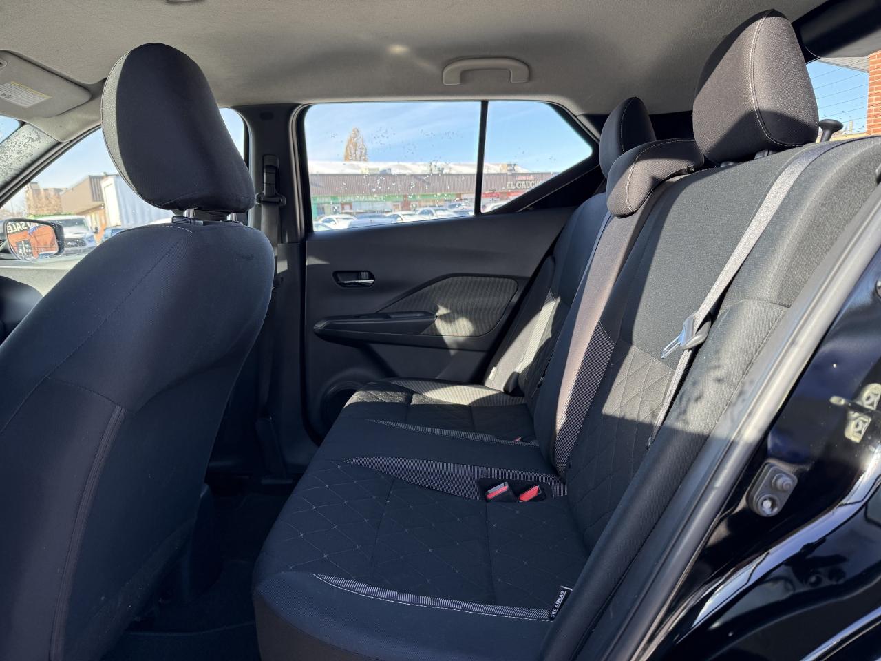 2020 Nissan Kicks No Accidents l SV l FWD l 1.6 l 4Cyl l Photo