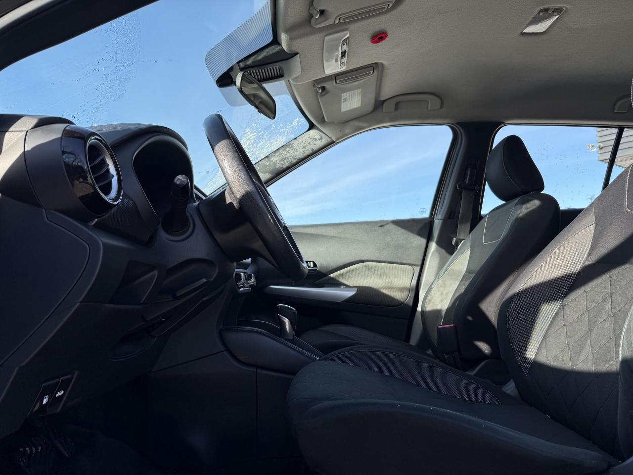 2020 Nissan Kicks No Accidents l SV l FWD l 1.6 l 4Cyl l Photo