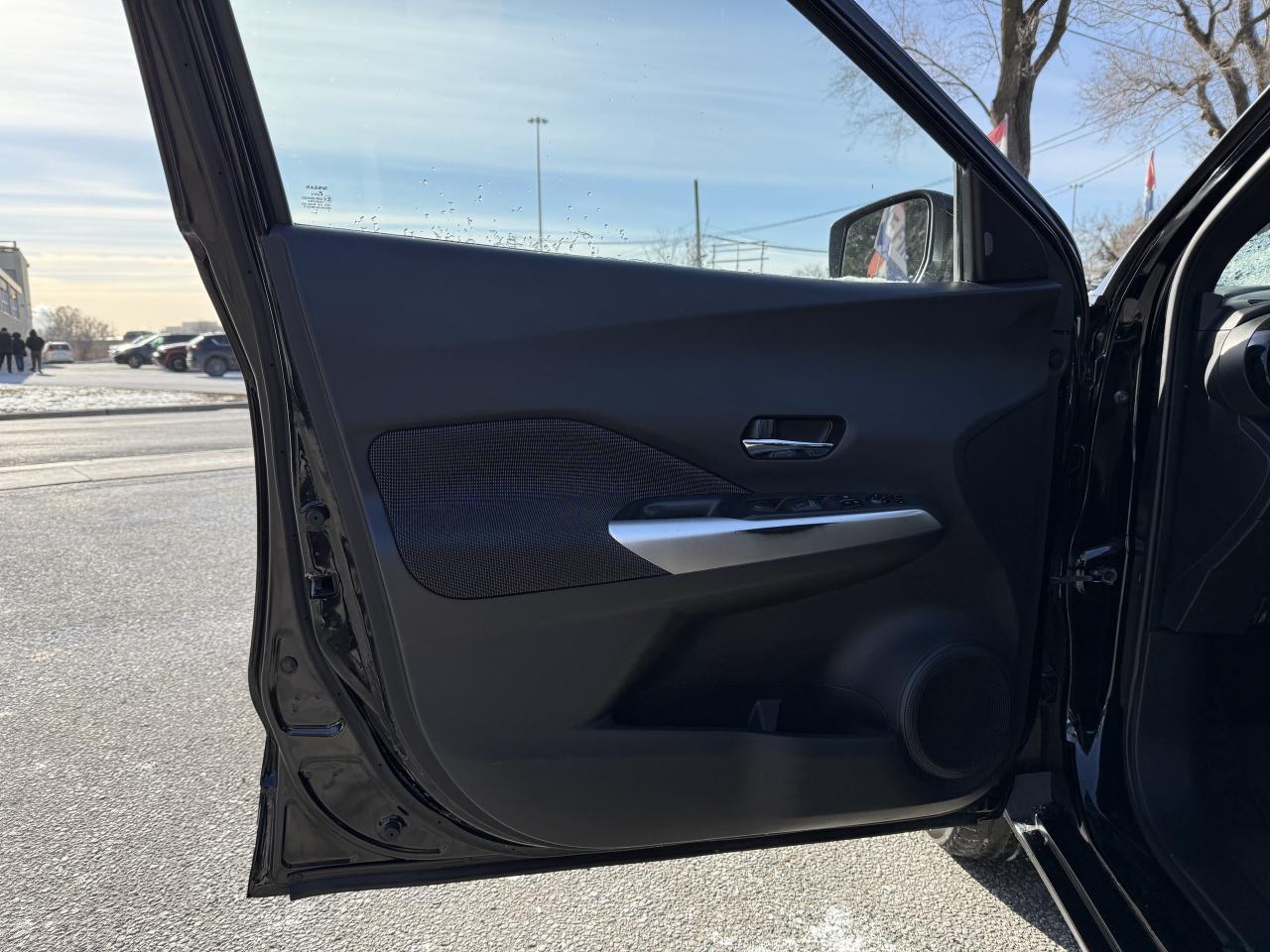 2020 Nissan Kicks No Accidents l SV l FWD l 1.6 l 4Cyl l Photo