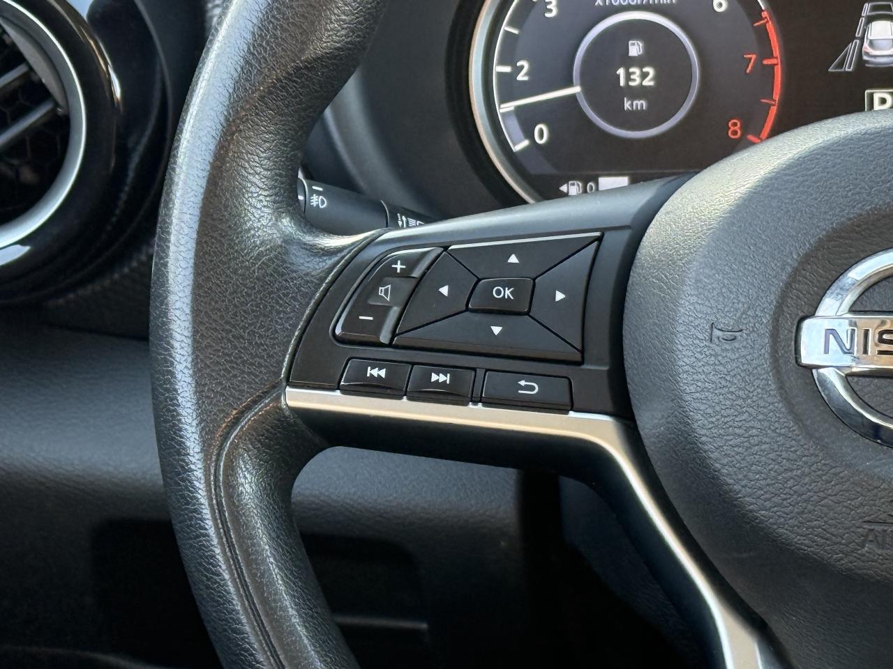 2020 Nissan Kicks No Accidents l SV l FWD l 1.6 l 4Cyl l Photo