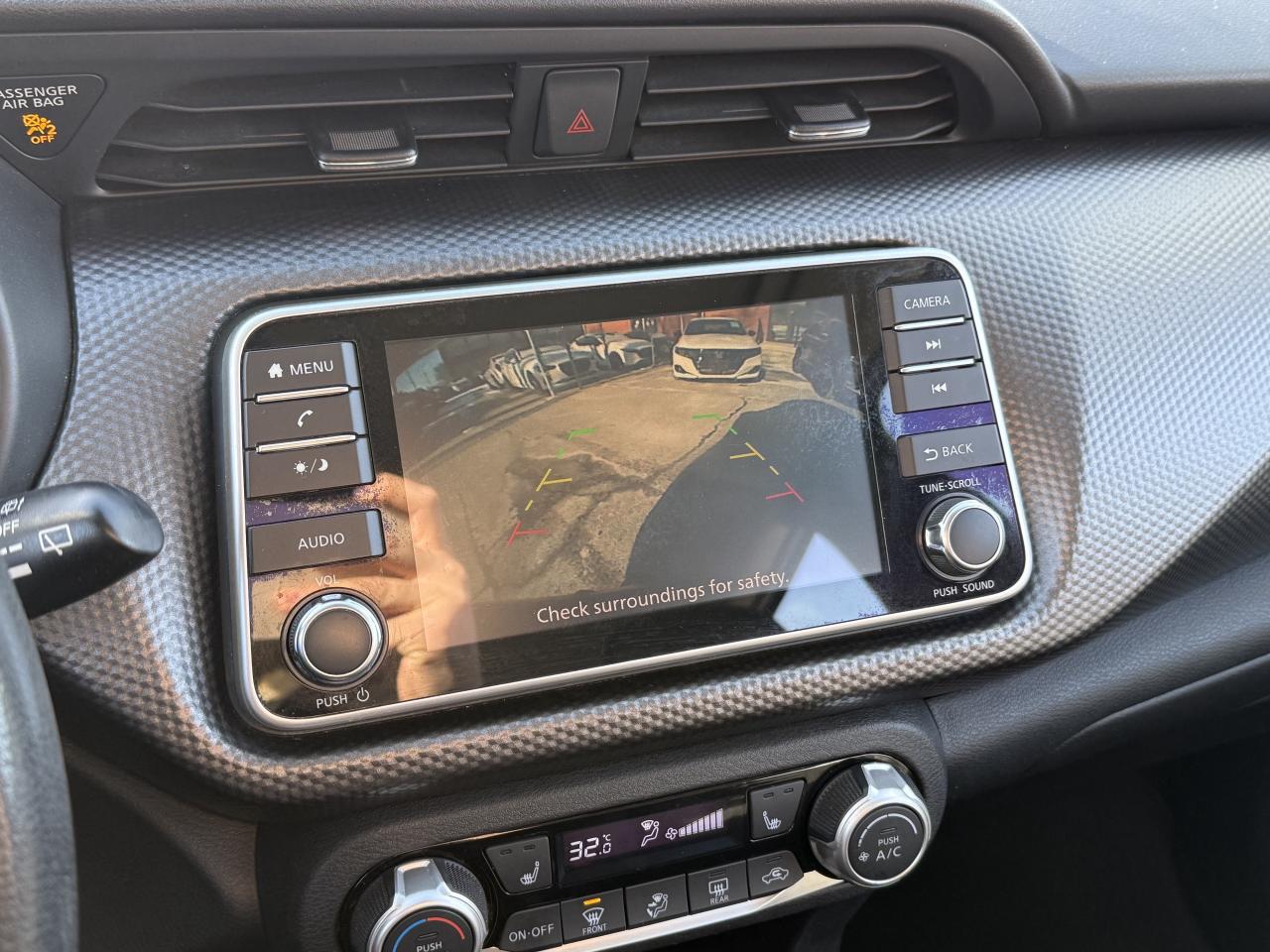 2020 Nissan Kicks No Accidents l SV l FWD l 1.6 l 4Cyl l Photo