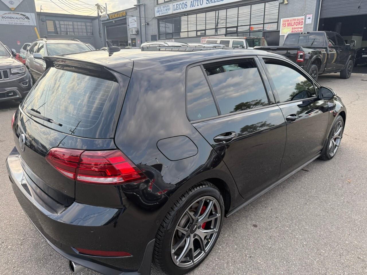 2019 Volkswagen Golf GTI Autobahn Manual 2019 Volkswagen golf GTI auto bond Photo