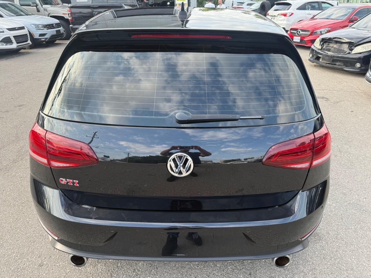 2019 Volkswagen Golf GTI Autobahn Manual 2019 Volkswagen golf GTI auto bond Photo