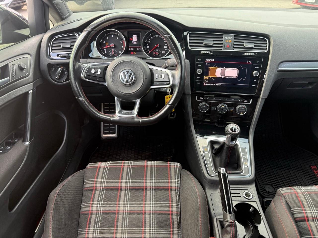 2019 Volkswagen Golf GTI Autobahn Manual 2019 Volkswagen golf GTI auto bond Photo