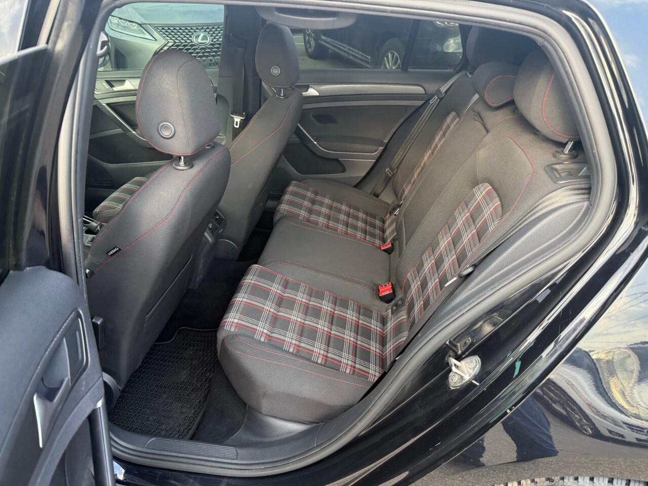 2019 Volkswagen Golf GTI Autobahn Manual 2019 Volkswagen golf GTI auto bond Photo