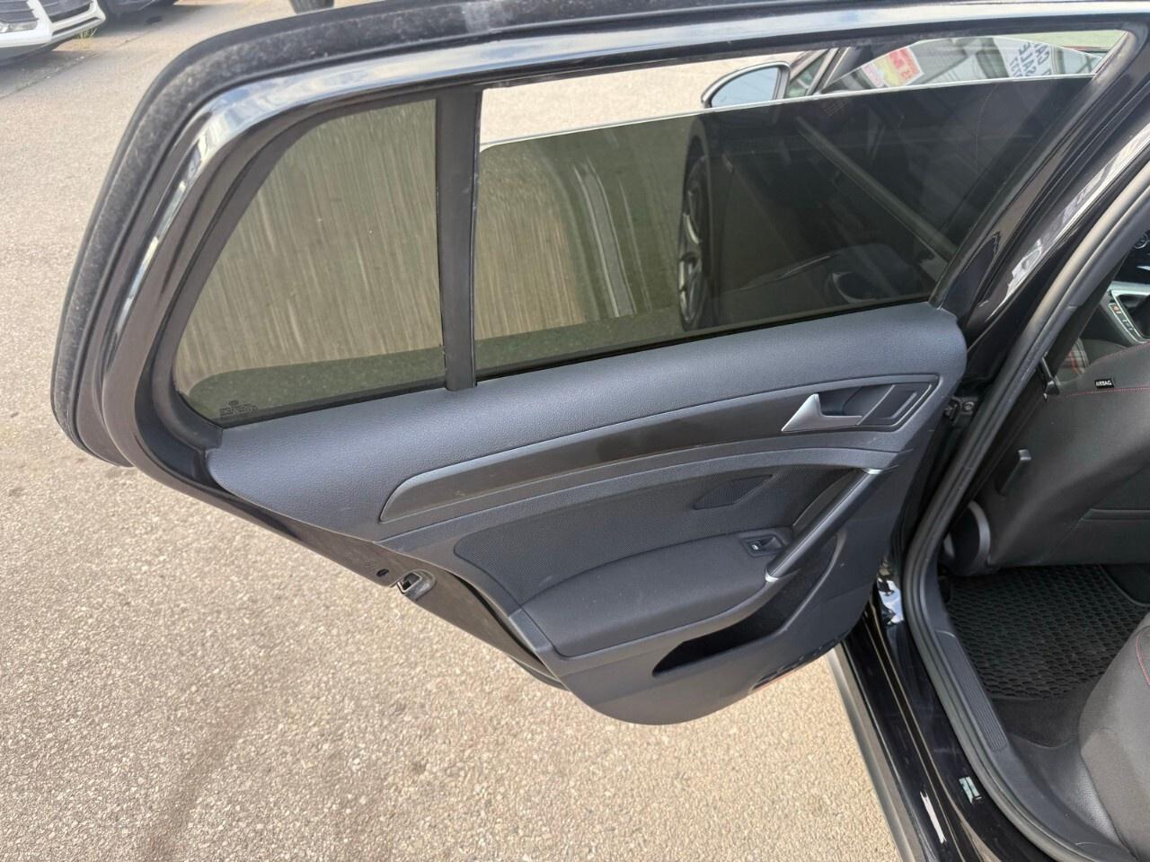 2019 Volkswagen Golf GTI Autobahn Manual 2019 Volkswagen golf GTI auto bond Photo