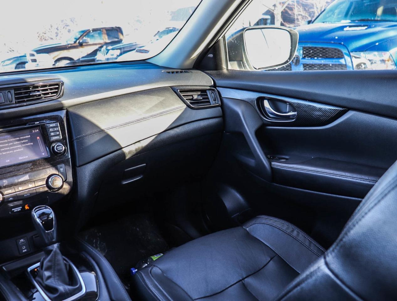 2017 Nissan Rogue SL Platinum LEATHER   360 CAMERA   NAVI   PANO ROO Photo