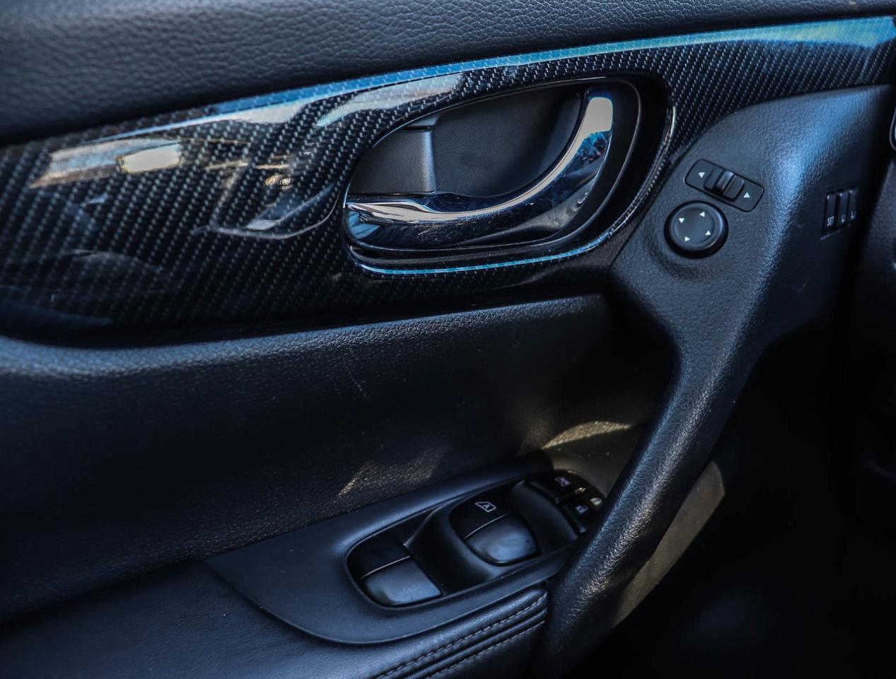 2017 Nissan Rogue SL Platinum LEATHER   360 CAMERA   NAVI   PANO ROO Photo