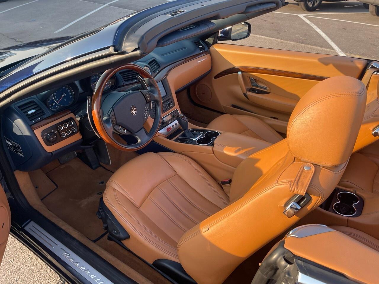 2011 Maserati GRANTURISMO CONVERTIBLE 2dr Conv GranTurismo 2011 Gran Turismo convertible Photo