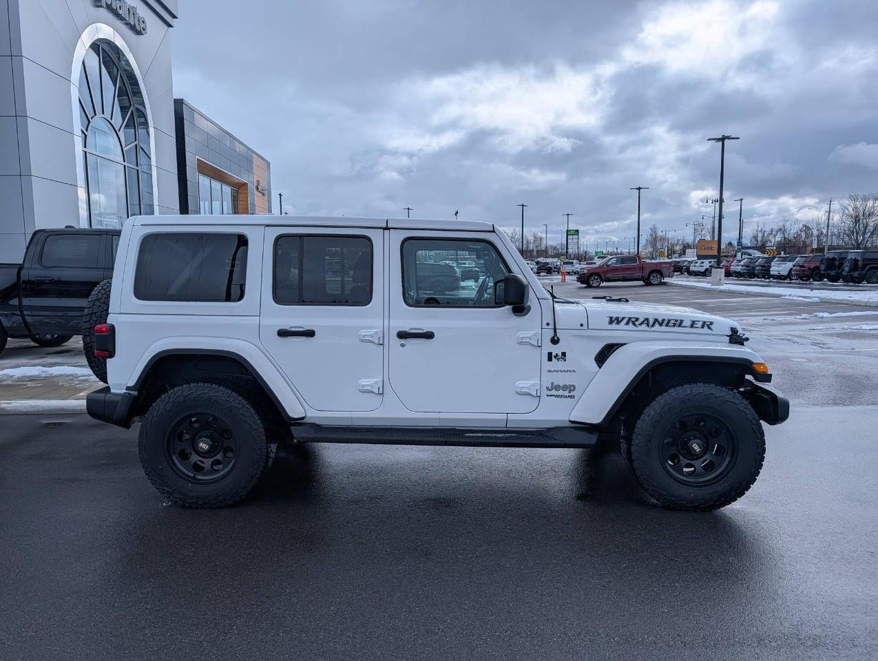2022 Jeep WRANGLER UNLIMITED Sahara HARD TOP Photo