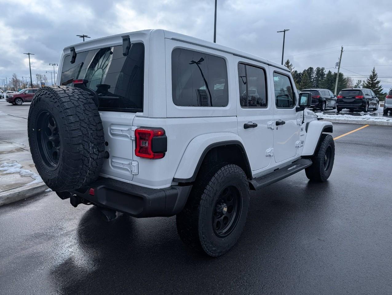 2022 Jeep WRANGLER UNLIMITED Sahara HARD TOP Photo