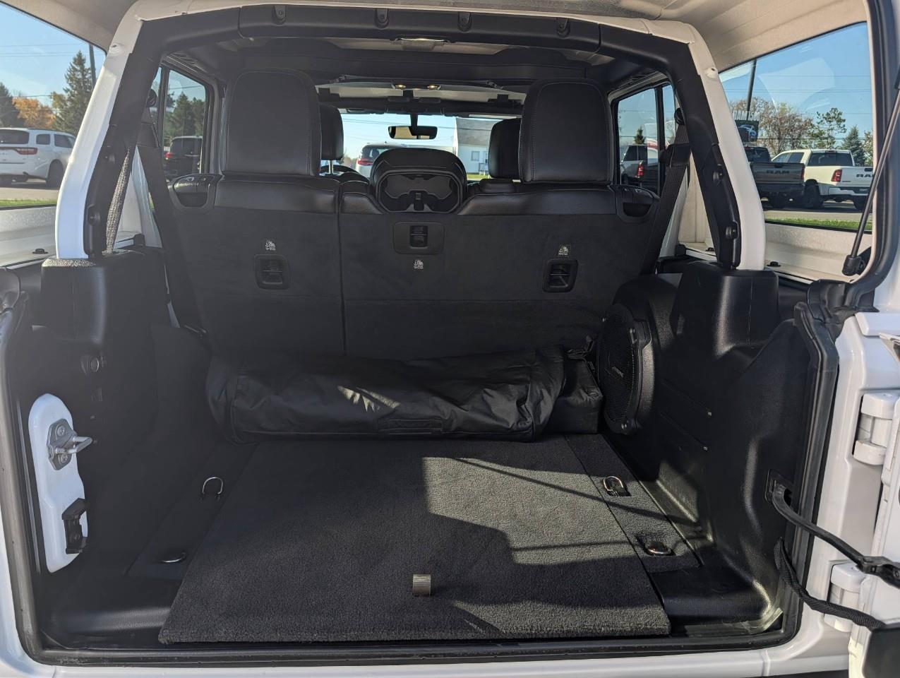 2022 Jeep WRANGLER UNLIMITED Sahara HARD TOP Photo