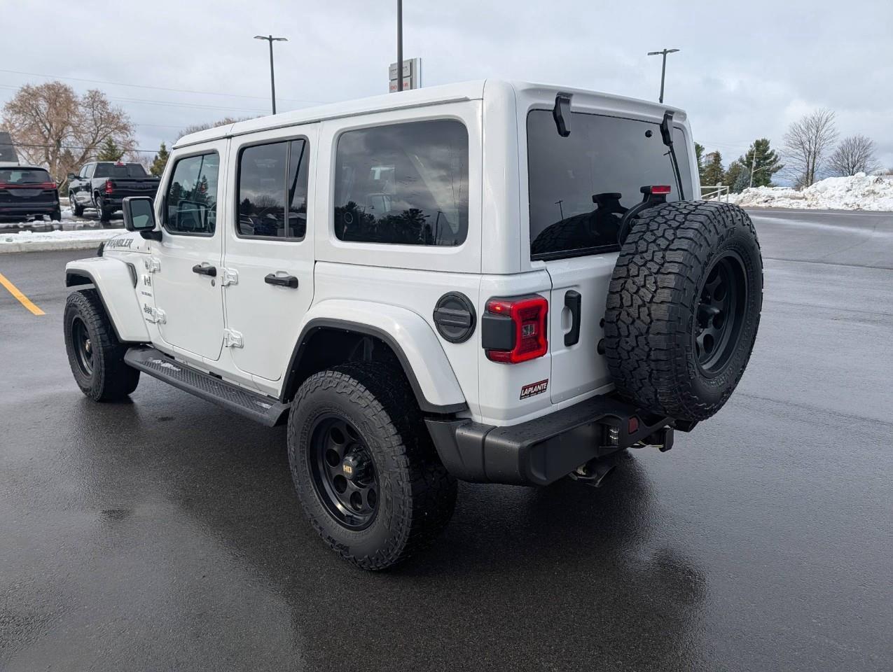 2022 Jeep WRANGLER UNLIMITED Sahara HARD TOP Photo