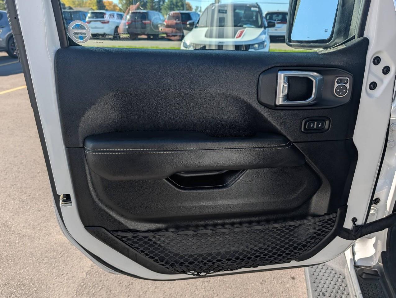 2022 Jeep WRANGLER UNLIMITED Sahara HARD TOP Photo