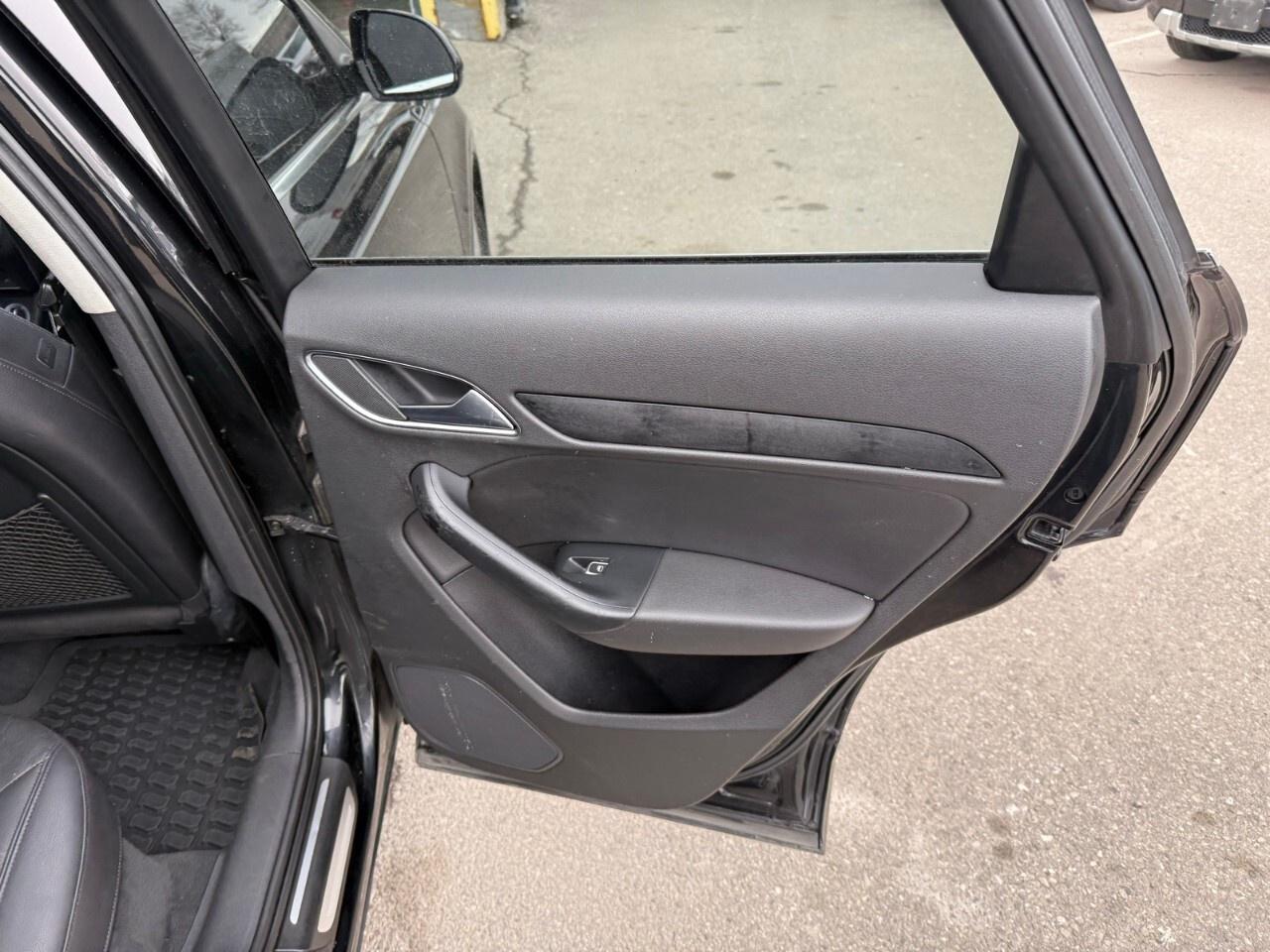 2015 Audi Q3 quattro 4dr 2.0T Progressiv 2015 Audi Q3, progress Photo