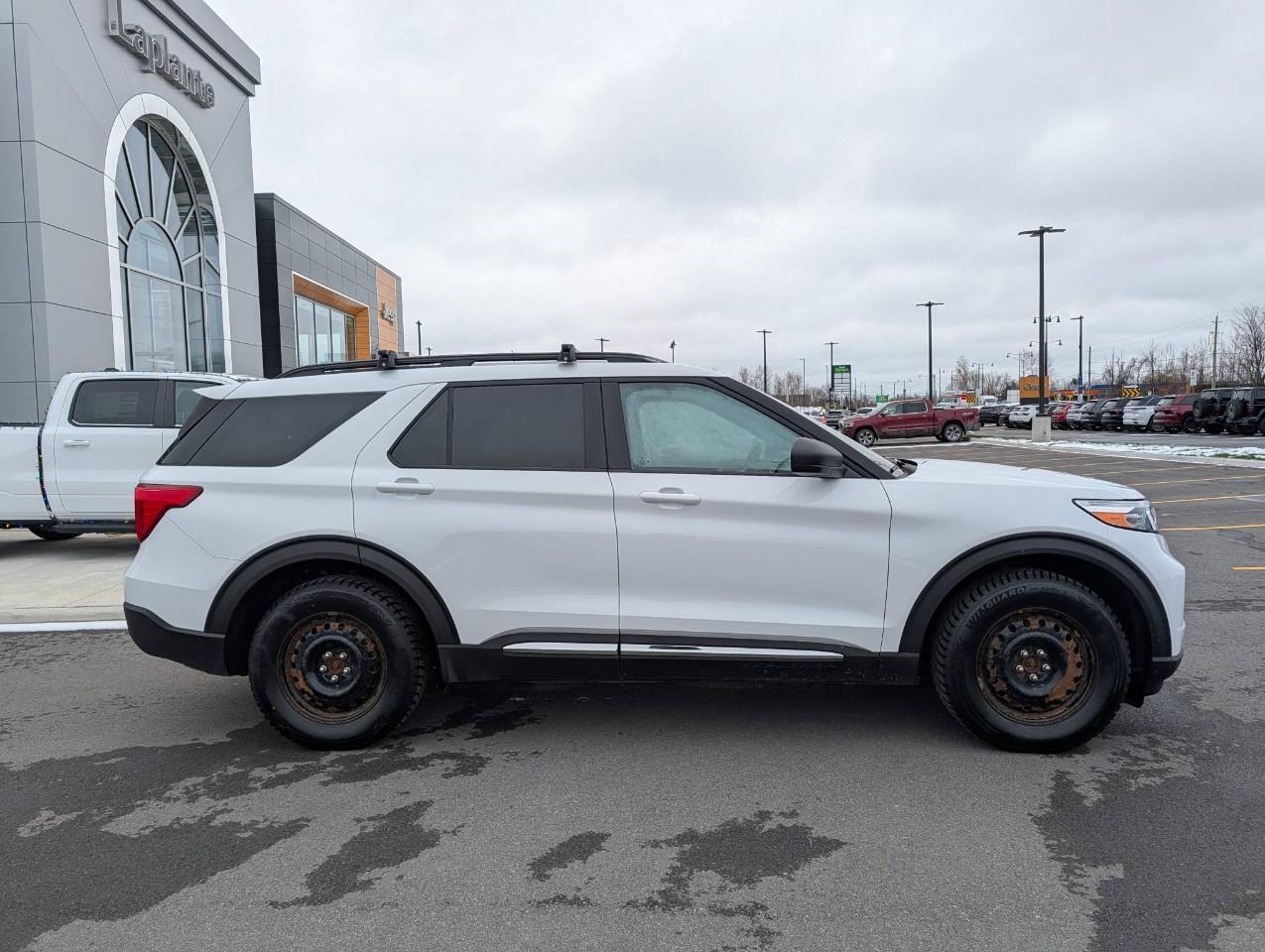 2020 Ford Explorer XLT SUMMER + WINTER TIRES ON RIMS/ LEATHER Photo
