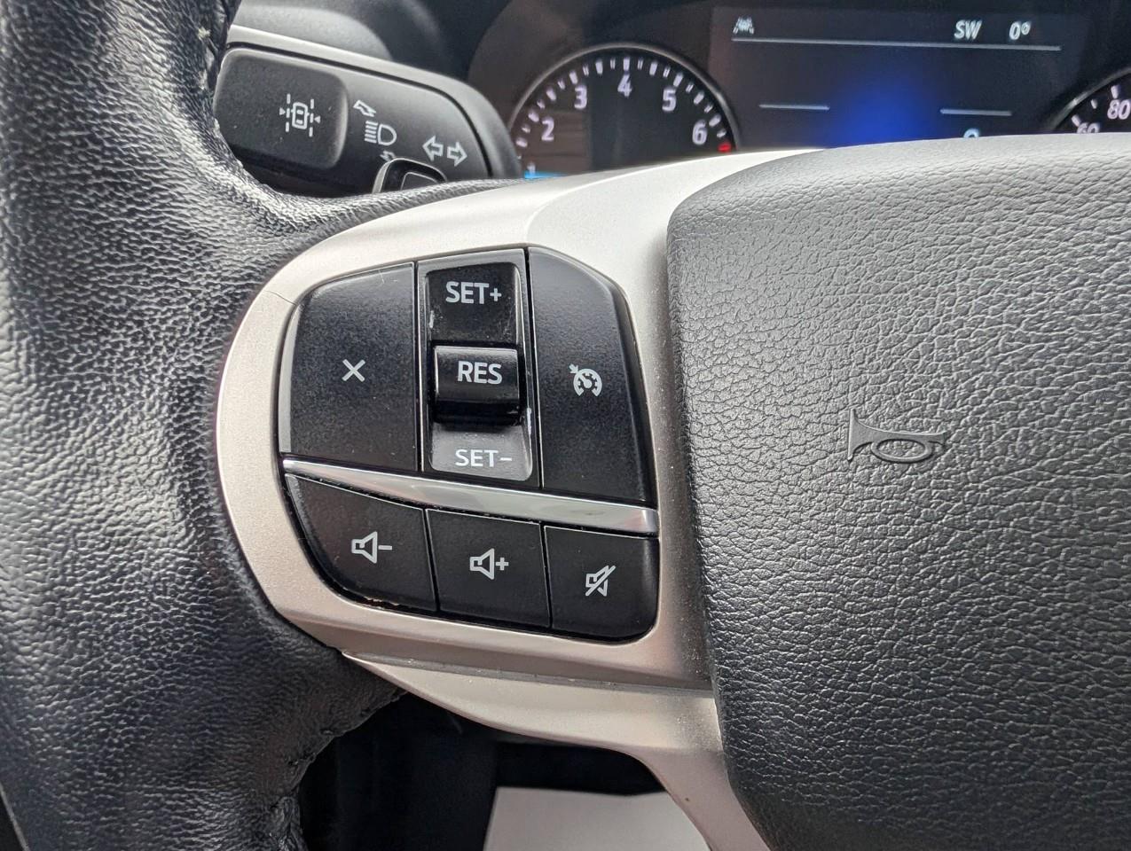 2020 Ford Explorer XLT SUMMER + WINTER TIRES ON RIMS/ LEATHER Photo