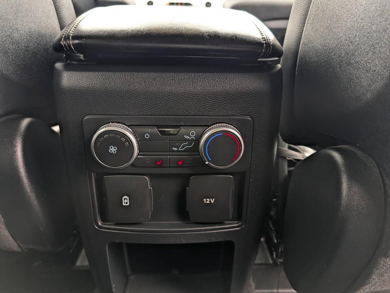 2020 Ford Explorer XLT SUMMER + WINTER TIRES ON RIMS/ LEATHER Photo