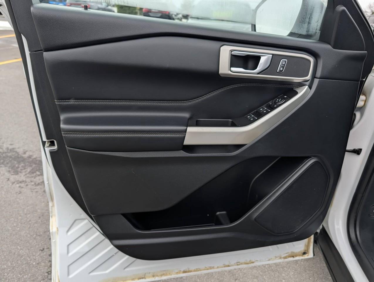 2020 Ford Explorer XLT SUMMER + WINTER TIRES ON RIMS/ LEATHER Photo