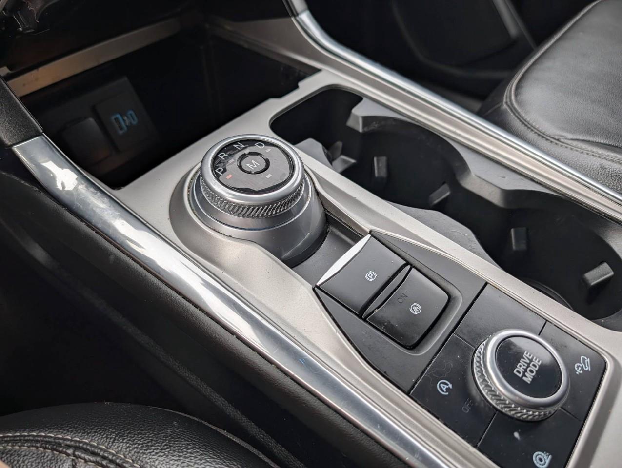 2020 Ford Explorer XLT SUMMER + WINTER TIRES ON RIMS/ LEATHER Photo