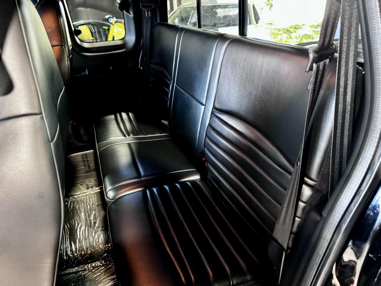 2000 Ford F-150 Harley Davidson Edition Photo