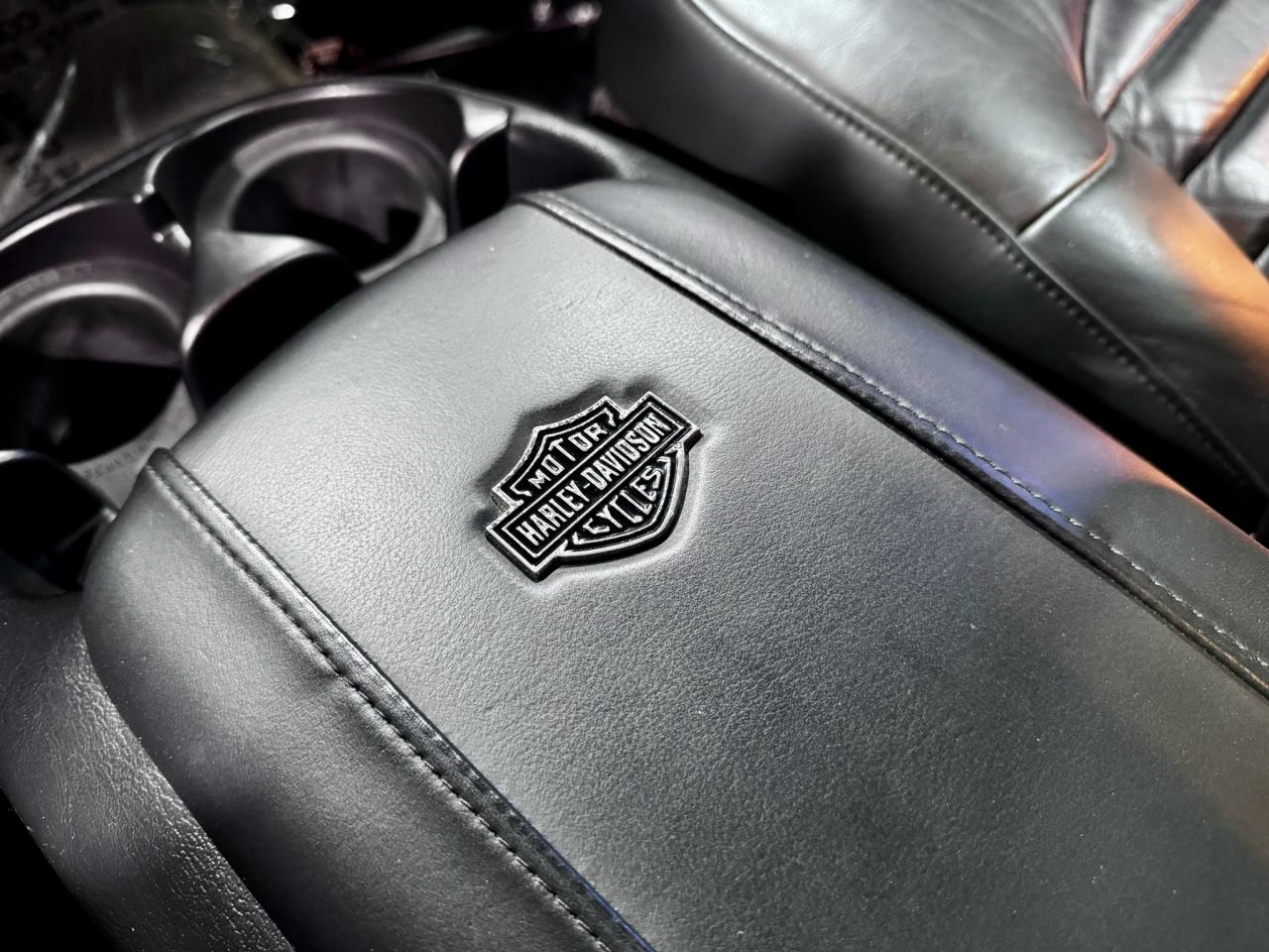 2000 Ford F-150 Harley Davidson Edition Photo