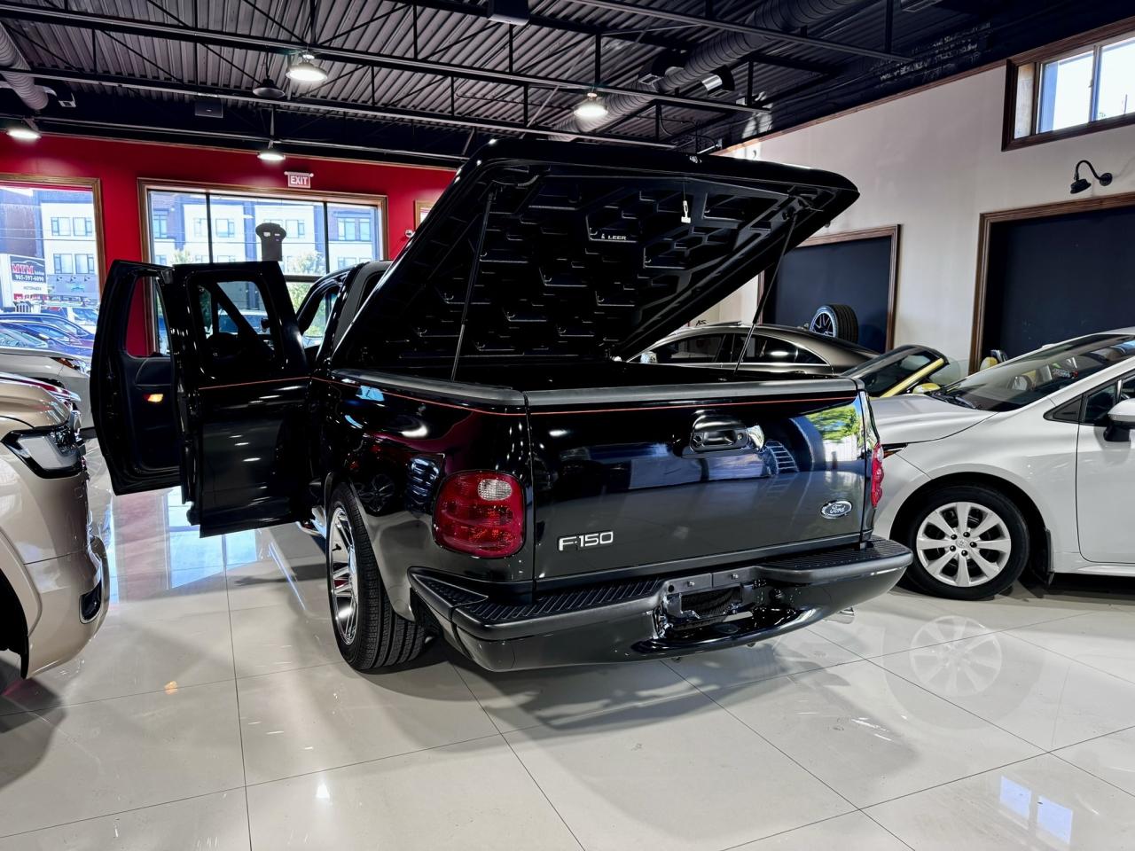 2000 Ford F-150 Harley Davidson Edition Photo